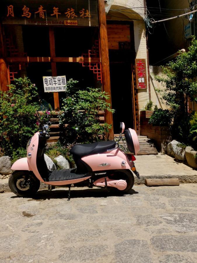 The Moon Bird Hostel Shangri-La Exterior foto